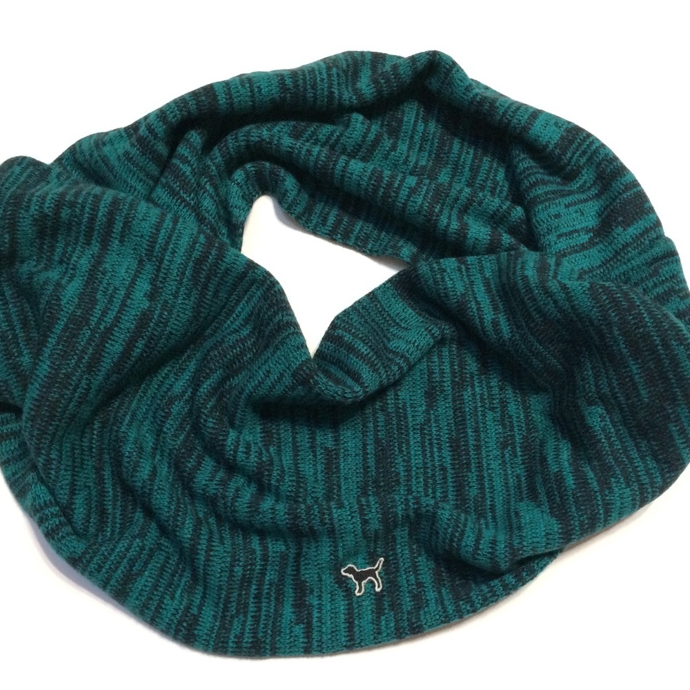 PINK Victoria’s Secret Infinity Scarf